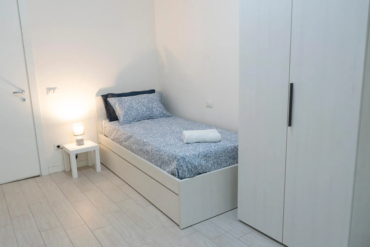 Ce6 - Corso Sempione • Large Apartment Milan 0*,  Italy